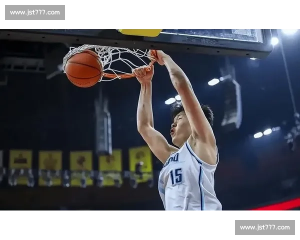 杨瀚森白衣闪耀富保罗庆功宴！湖人锋线新星助阵，四首轮秀彰显 Klutch 统治力