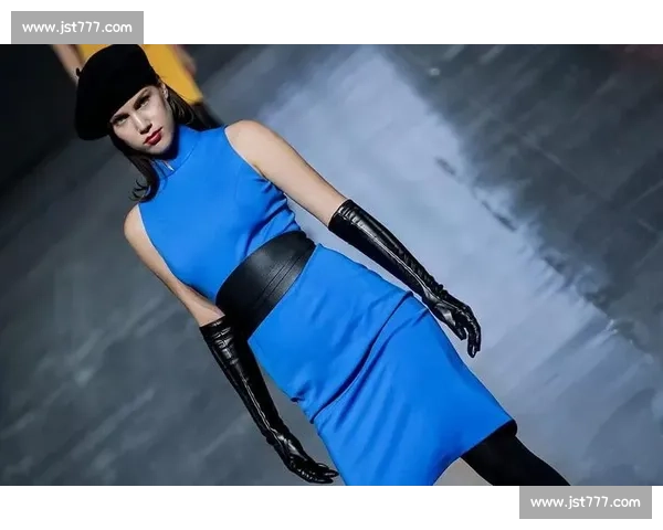 红包雨遇上 T 台步：185 帅哥走秀太会整活