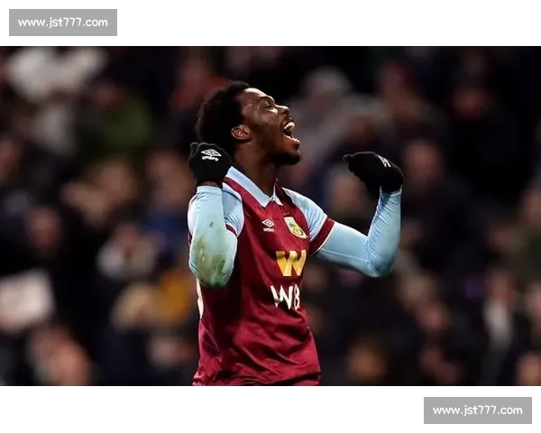 补时遭绝杀！狼队 2-3 伯恩利：逆转梦碎读秒