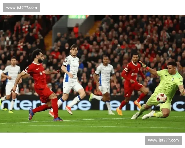 上海德比再燃战火申花迎战上港巅峰对决牵动全城目光赛季焦点之战 上海德比再燃战火申花迎战上港巅峰对决牵动全城目光赛季焦点之战