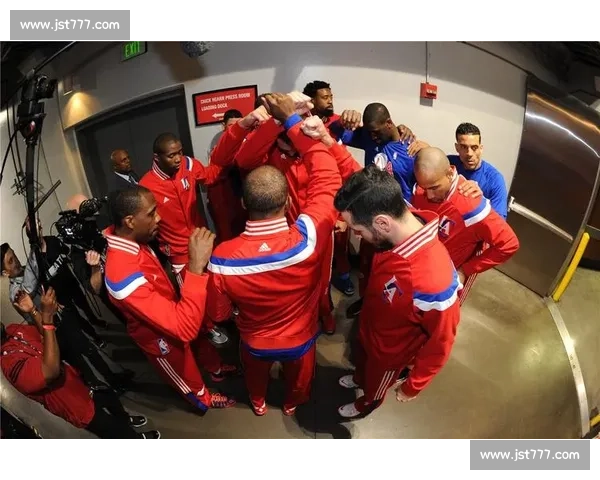 2004年火箭鏖战马刺西部豪强对决的经典回望时代记忆与战术博弈