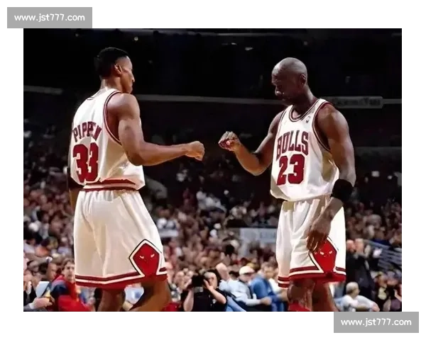 NBA热火对决公牛关键一战东西部格局再起波澜季后赛前景引关注